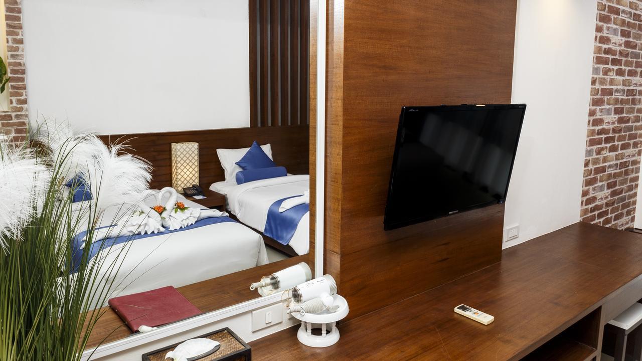 Tuana Hotels Brook Pool Access Chalong Exteriör bild