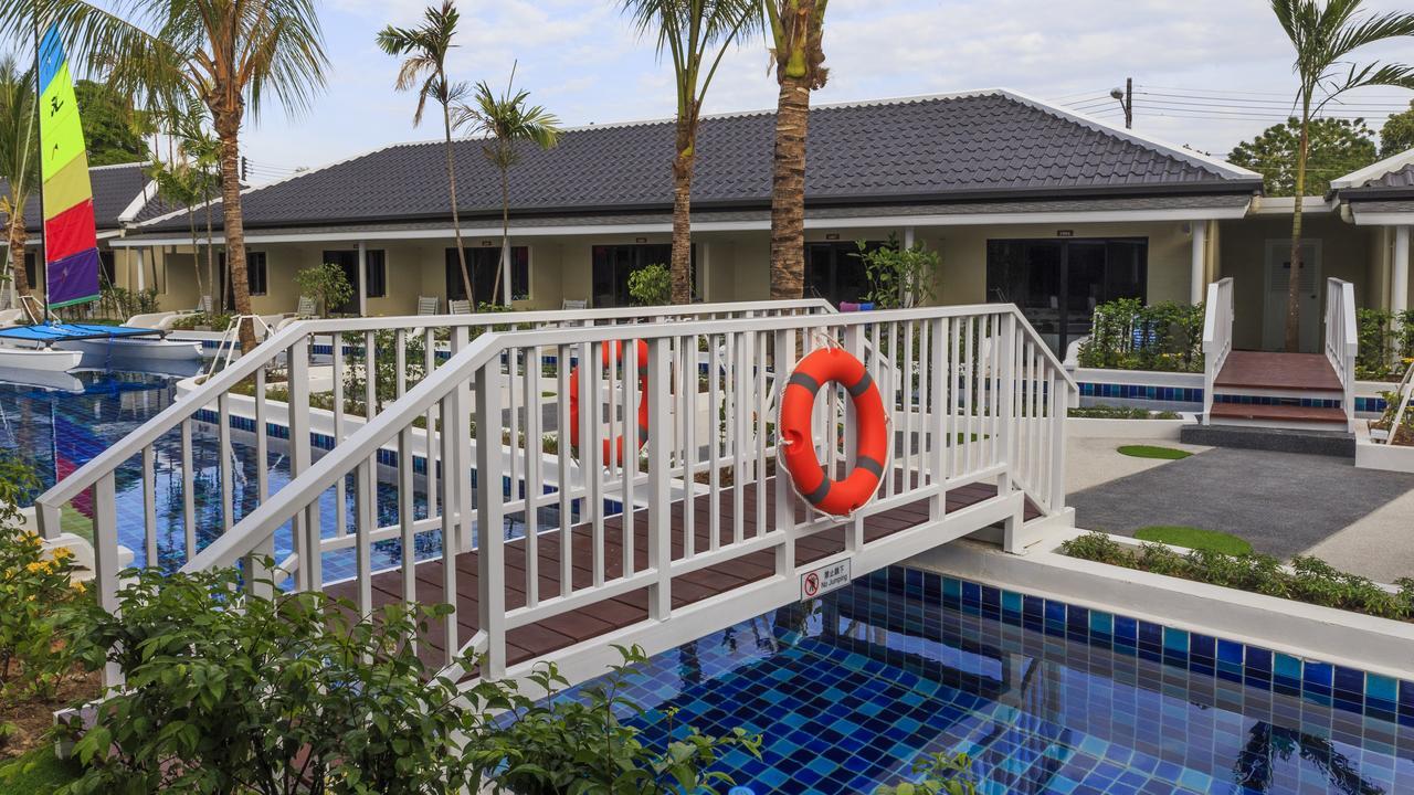 Tuana Hotels Brook Pool Access Chalong Exteriör bild